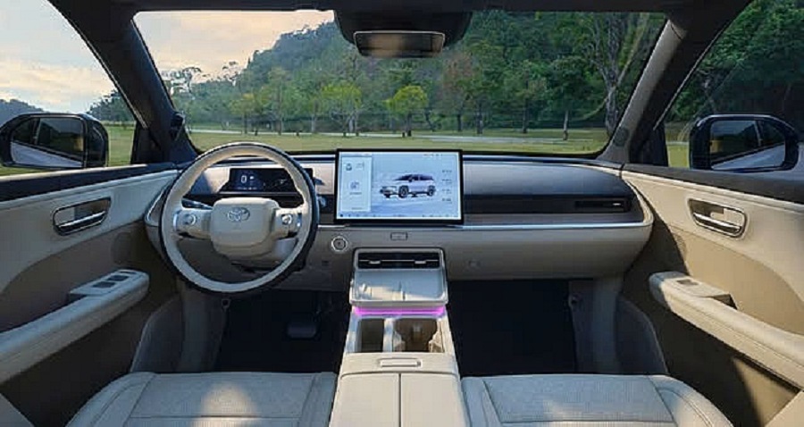 Mẫu xe này sử dụng màn hình trung tâm nằm ngang lớn trong cabin tương tự như các mẫu xe Tesla có kích thước 14,6 inch và hệ thống này được trang bị chip Qualcomm Snapdragon 8155.