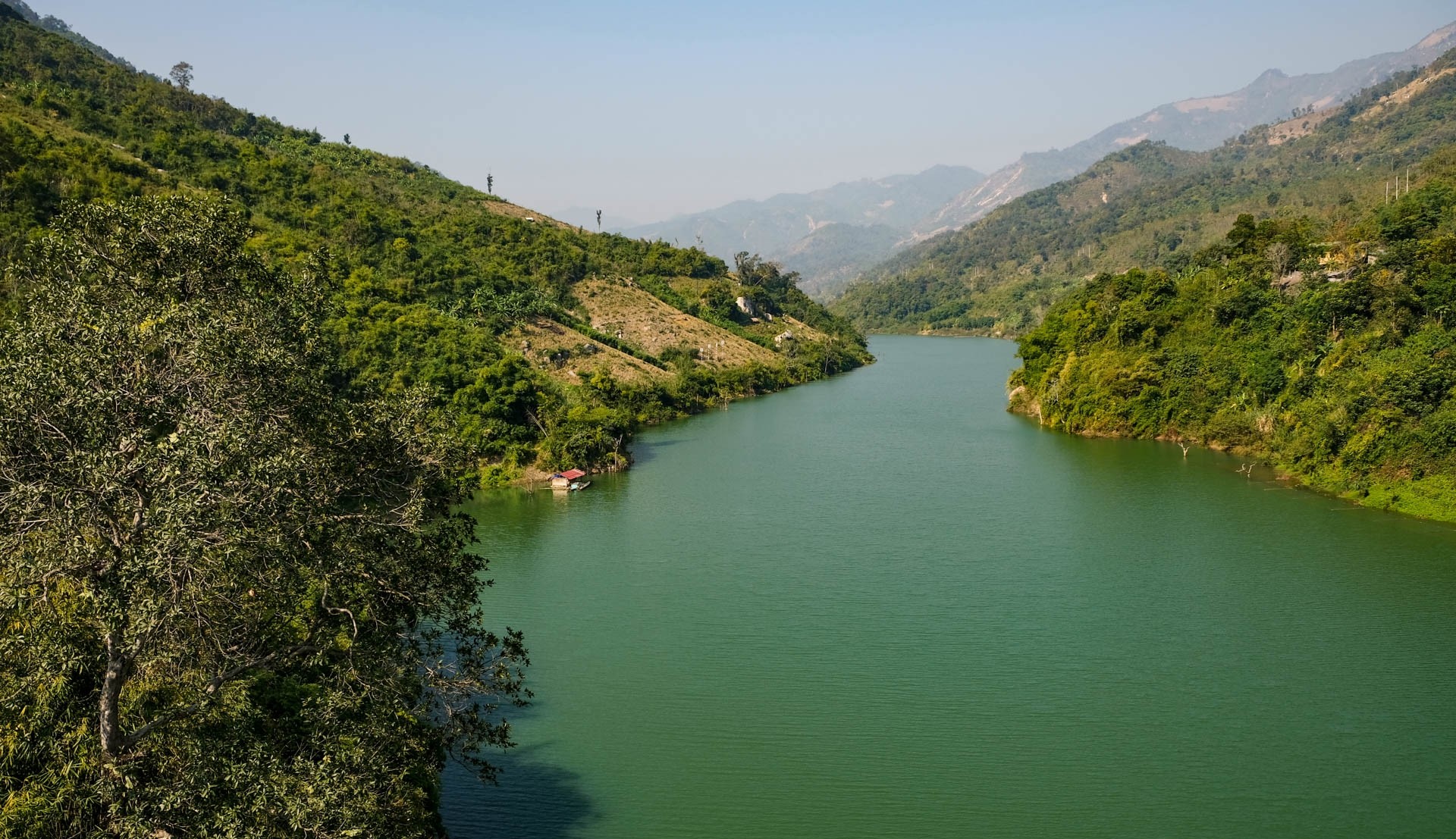 Dòng sông Mã giữ một vai trò vô cùng quan trọng tạo dựng nên diện mạo xứ Thanh từ miền xuôi đến miền ngược.