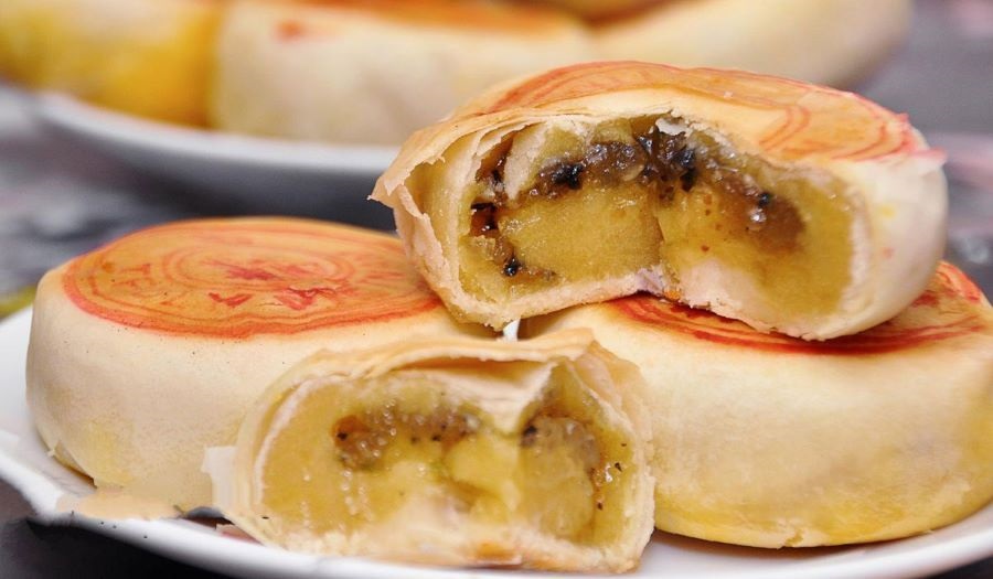 Bánh pía có nhiều ;loại nhân khác nhau Bánh pía có nhiều ;loại nhân khác nhau