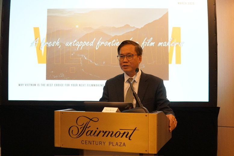 Ông Hoàng Anh Tuấn – Tổng Lãnh sự Việt Nam tại San Francisco, Hoa Kỳ phát biểu tại buổi Tọa đàm. Ông Hoàng Anh Tuấn – Tổng Lãnh sự Việt Nam tại San Francisco, Hoa Kỳ phát biểu tại buổi Tọa đàm.