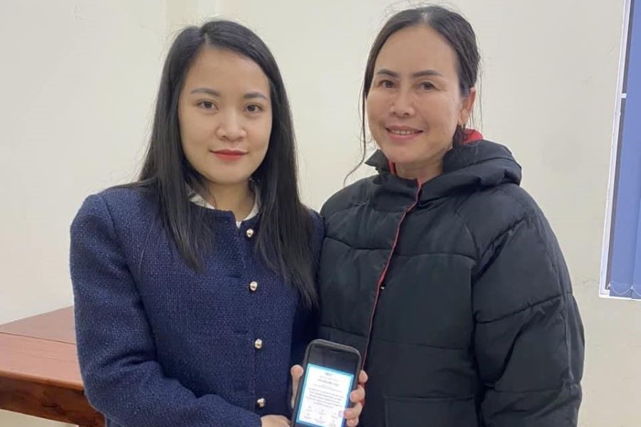 Bất ngờ nhận được 100 triệu đồng, một phụ nữ tìm người trả lại