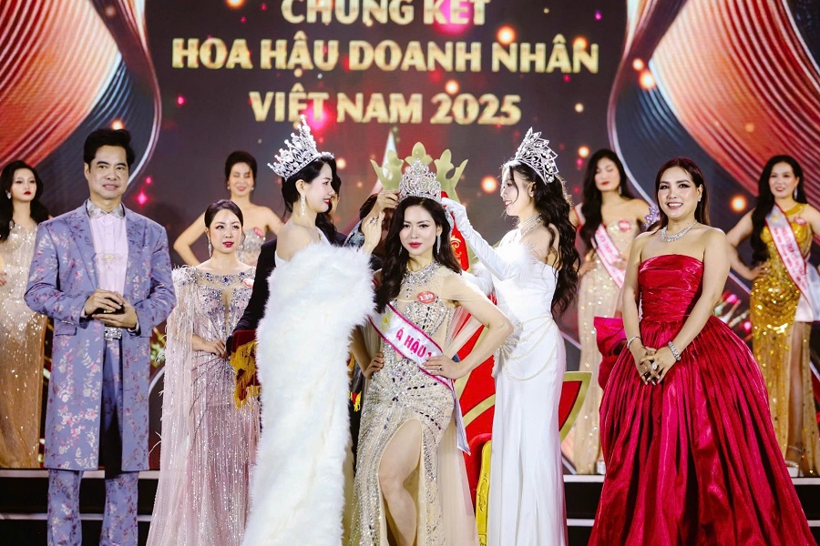 Doanh nhân Nguyễn Thị Thu Huyền đăng quang ngôi vị Á hậu 1 của cuộc thi Hoa hậu Doanh nhân Việt Nam 2025 đầy cảm xúc Doanh nhân Nguyễn Thị Thu Huyền đăng quang ngôi vị Á hậu 1 của cuộc thi Hoa hậu Doanh nhân Việt Nam 2025 đầy cảm xúc