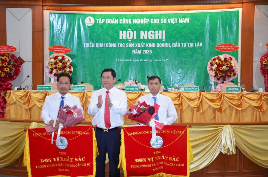 Các đơn vị nhận cờ thi đua xuất sắc của Tập đoàn