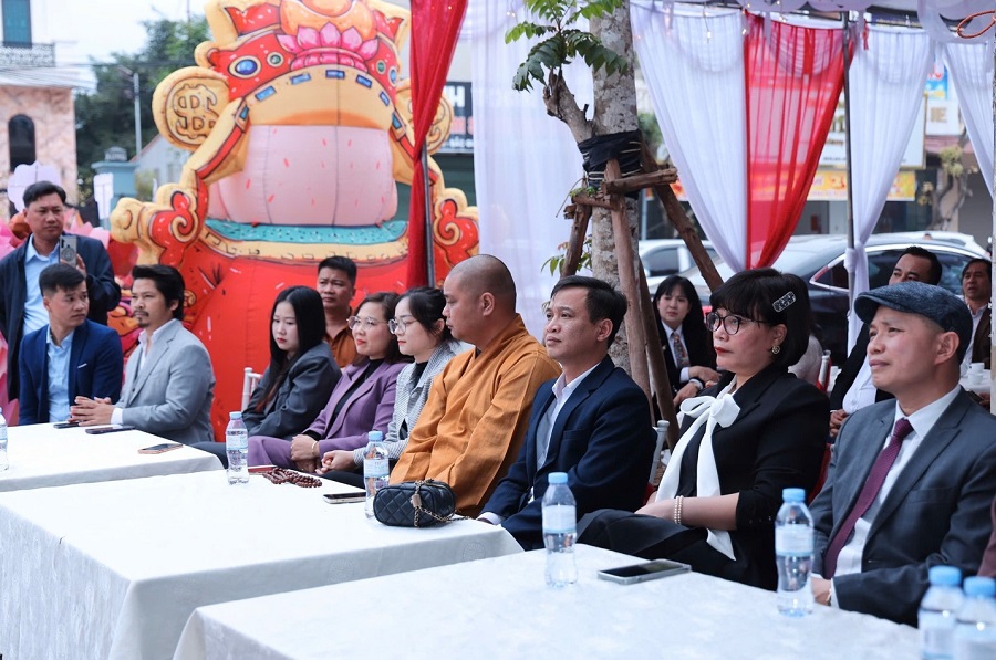 Khách mời tham dự sự kiện khai trương văn phòng tư vấn du học và việc làm tại Hàn Quốc và Đài Loan của Trung tâm Hơp tác Quốc tế - Edu24h Bắc Giang thuộc hệ thống Công ty Cổ phần Giáo dục Edu24h Khách mời tham dự sự kiện khai trương văn phòng tư vấn du học và việc làm tại Hàn Quốc và Đài Loan của Trung tâm Hơp tác Quốc tế - Edu24h Bắc Giang thuộc hệ thống Công ty Cổ phần Giáo dục Edu24h