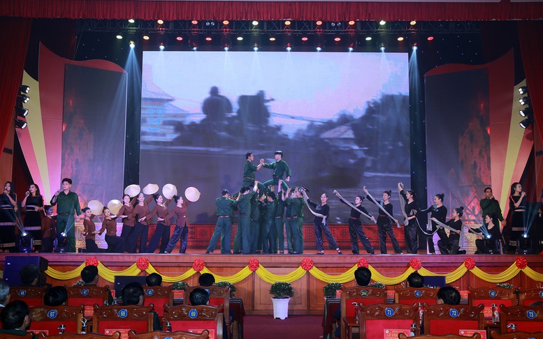 Chiến thắng Buôn Ma Thuột giải phóng tỉnh Đắk Lắk khởi đầu cho những thắng lợi vang dội và Đại thắng mùa Xuân năm 1975 mở ra một kỷ nguyên mới - Kỷ nguyên hoà bình, độc lập, thống nhất, tự do, ấm no, hạnh phúc cho dân tộc ta, non sông ta, đất nước ta - Ảnh: VGP/Minh Khôi Chiến thắng Buôn Ma Thuột giải phóng tỉnh Đắk Lắk khởi đầu cho những thắng lợi vang dội và Đại thắng mùa Xuân năm 1975 mở ra một kỷ nguyên mới - Kỷ nguyên hoà bình, độc lập, thống nhất, tự do, ấm no, hạnh phúc cho dân tộc ta, non sông ta, đất nước ta - Ảnh: VGP/Minh Khôi