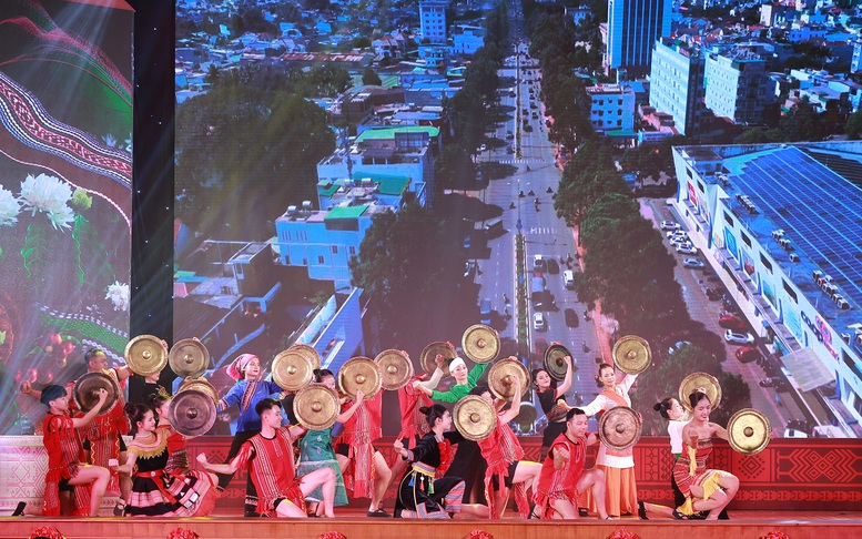 Trong 50 năm qua, tỉnh Đắk Lắk đã đạt được nhiều thành tựu to lớn và quan trọng trên các lĩnh vực - Ảnh: VGP/Minh Khôi Trong 50 năm qua, tỉnh Đắk Lắk đã đạt được nhiều thành tựu to lớn và quan trọng trên các lĩnh vực - Ảnh: VGP/Minh Khôi