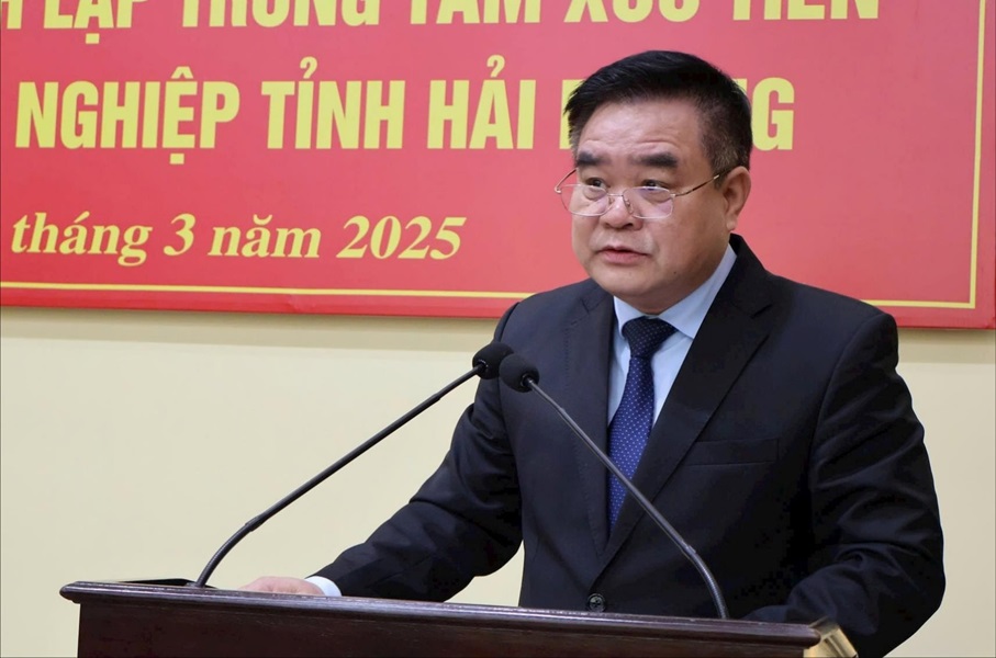 Ông Nguyễn Viết Hải, Chánh Văn phòng UBND tỉnh Hải Dương phát biểu tại hội nghị