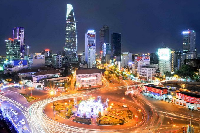 Chuyên gia, doanh nhân trao đổi về tính tự lực tự cường của nền kinh tế. Ảnh internet. Chuyên gia, doanh nhân trao đổi về tính tự lực tự cường của nền kinh tế. Ảnh internet.