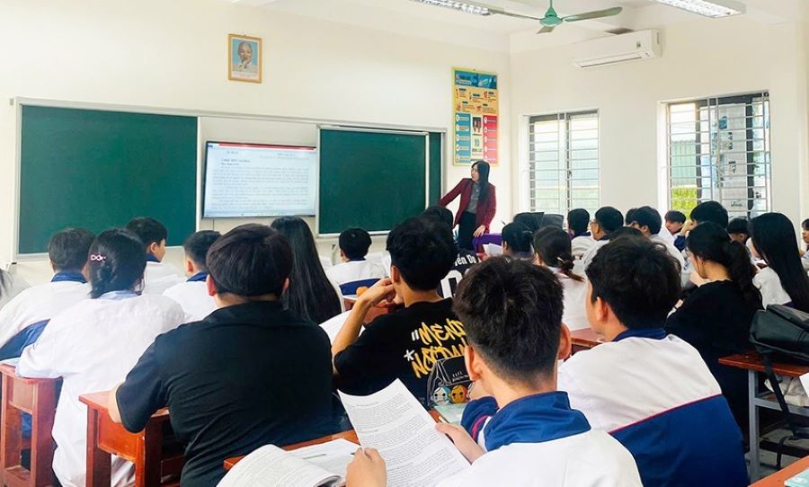 Đề nghị cấp hơn 21,5 tỷ đồng kinh phí ôn thi cho học sinh lớp 12