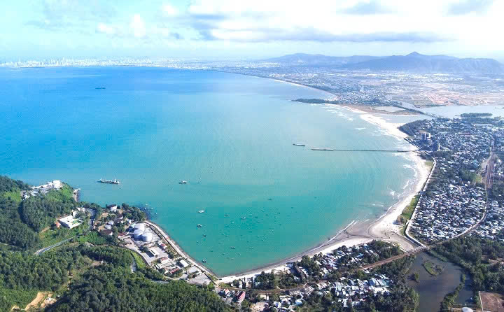 Tập đoàn YCH tìm hiểu cơ hội đầu tư các dự án chiến lược tại cảng Liên Chiểu