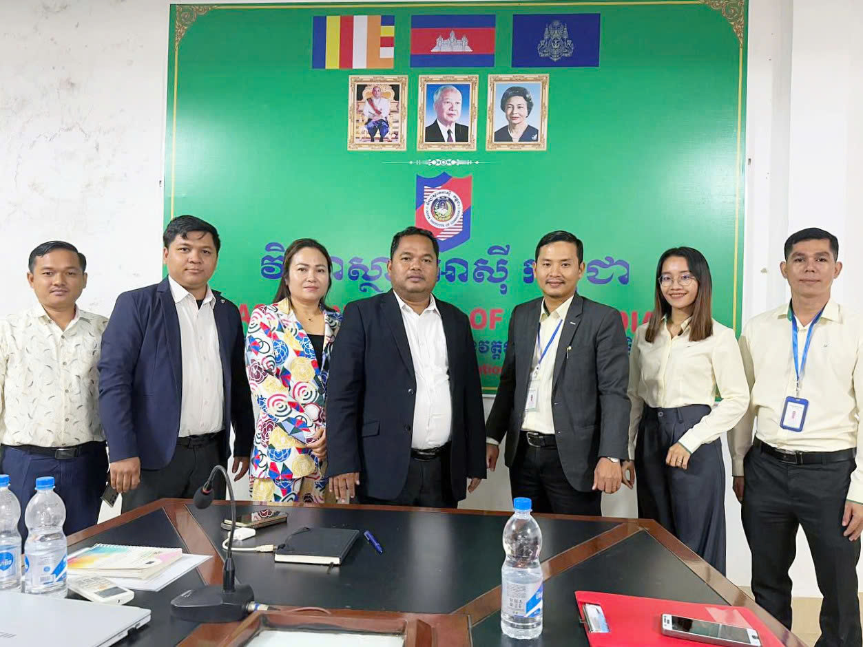 KLH Snuol làm việc tại Học viện Châu Á Campuchia KLH Snuol làm việc tại Học viện Châu Á Campuchia