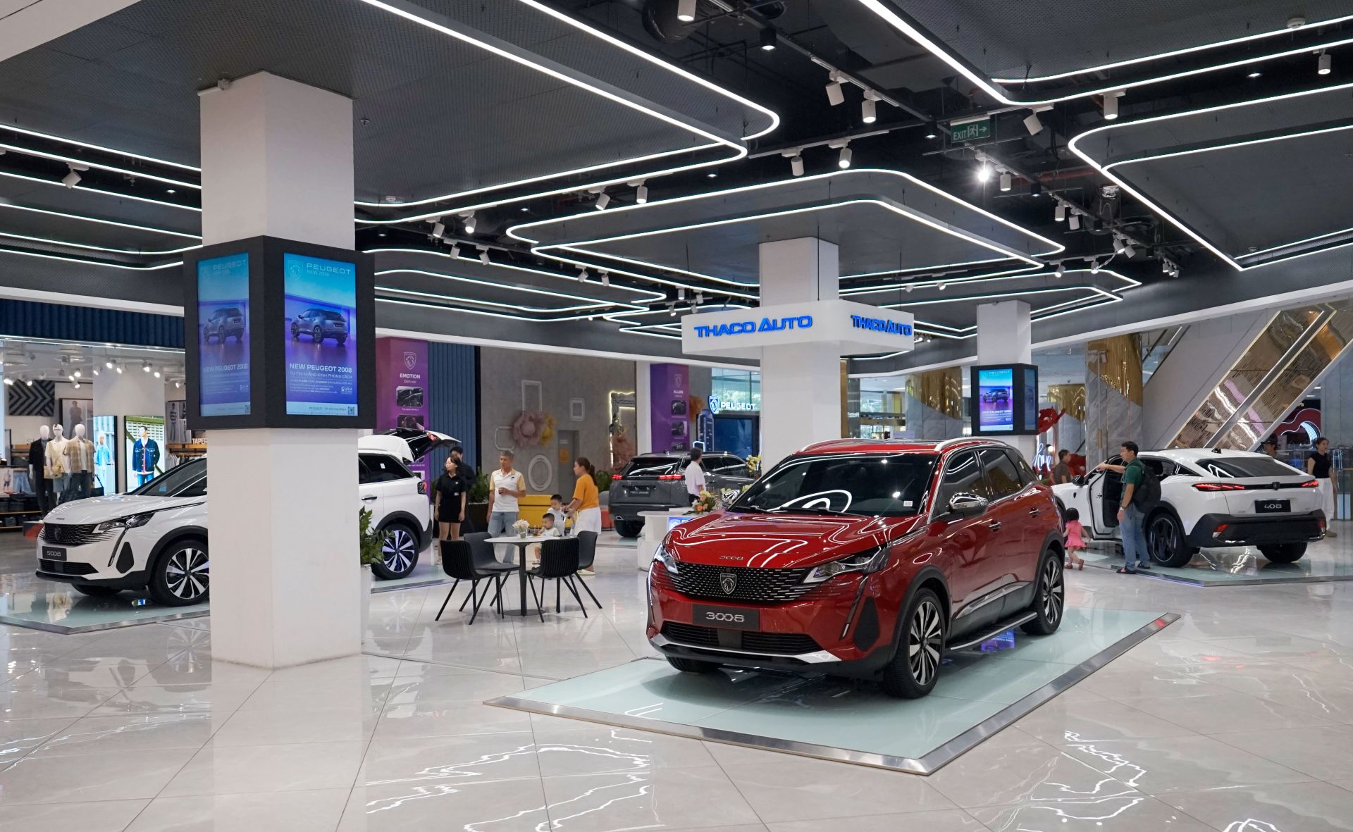 Không gian trải nghiệm các sản phẩm Peugeot thế hệ mới tại TTTM Thiso Sala