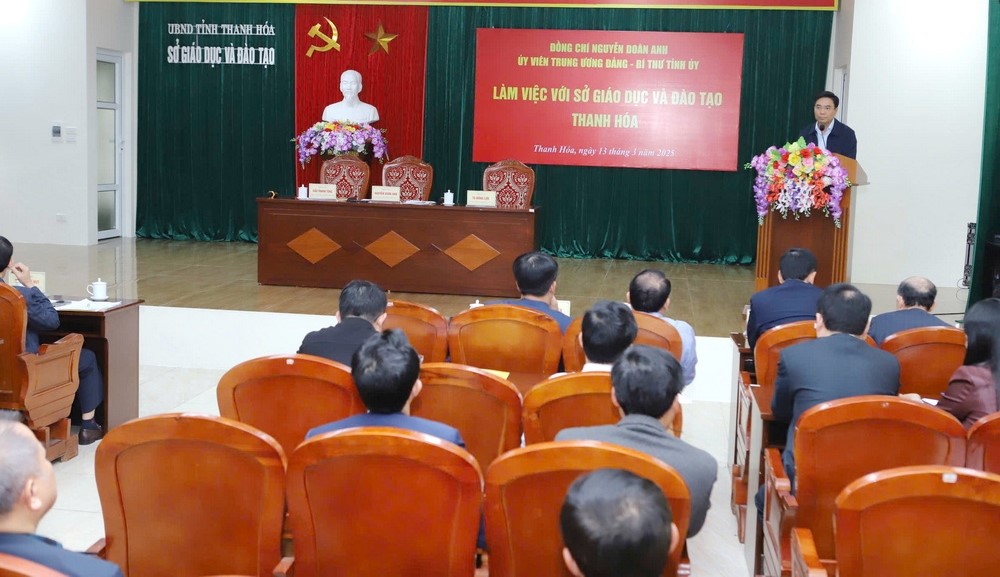 Toàn cảnh buổi làm việc