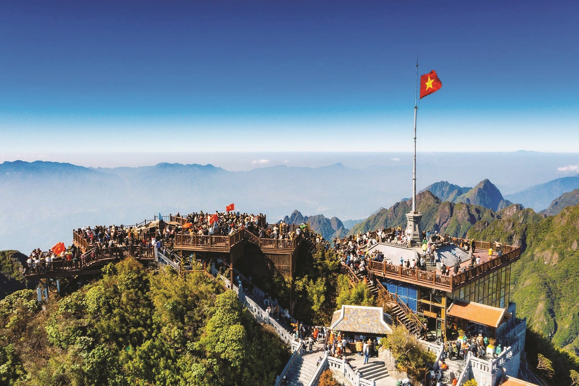 Mục tiêu đến năm 2030, Lào Cai sẽ đón 15 triệu du khách (trong tổng số dự kiến 30 triệu du khách đến vùng)