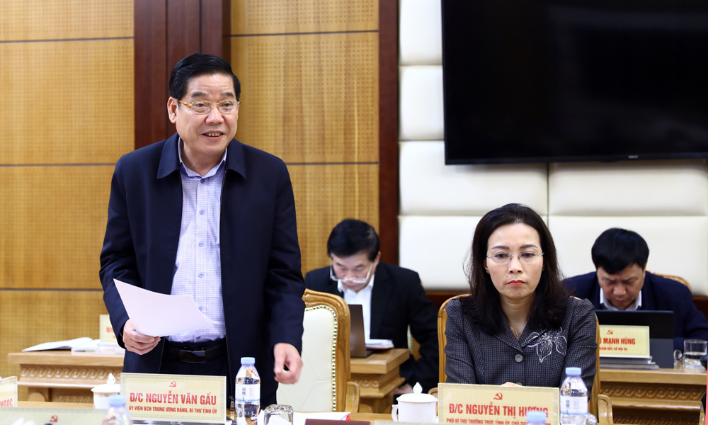 Bí thư Tỉnh ủy Bắc Giang Nguyễn Văn Gấu phát biểu tại hội nghị. Bí thư Tỉnh ủy Bắc Giang Nguyễn Văn Gấu phát biểu tại hội nghị.