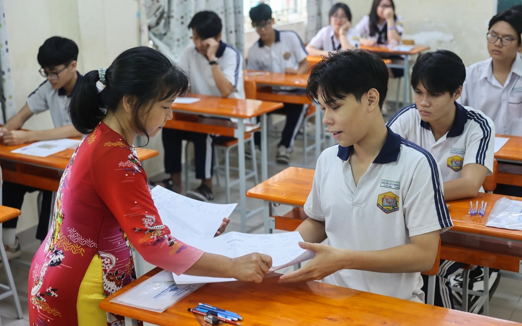 Hà Nội, TP HCM, Ninh Bình và Nghệ An là 4 địa phương đề xuất điều chỉnh lịch thi Kỳ thi Tốt nghiệp THPT 2025 vào đầu tháng 6 thay vì dự kiến cuối tháng 6 như Bộ GD&ĐT đã công bố. (Ảnh minh họa) Hà Nội, TP HCM, Ninh Bình và Nghệ An là 4 địa phương đề xuất điều chỉnh lịch thi Kỳ thi Tốt nghiệp THPT 2025 vào đầu tháng 6 thay vì dự kiến cuối tháng 6 như Bộ GD&ĐT đã công bố. (Ảnh minh họa)