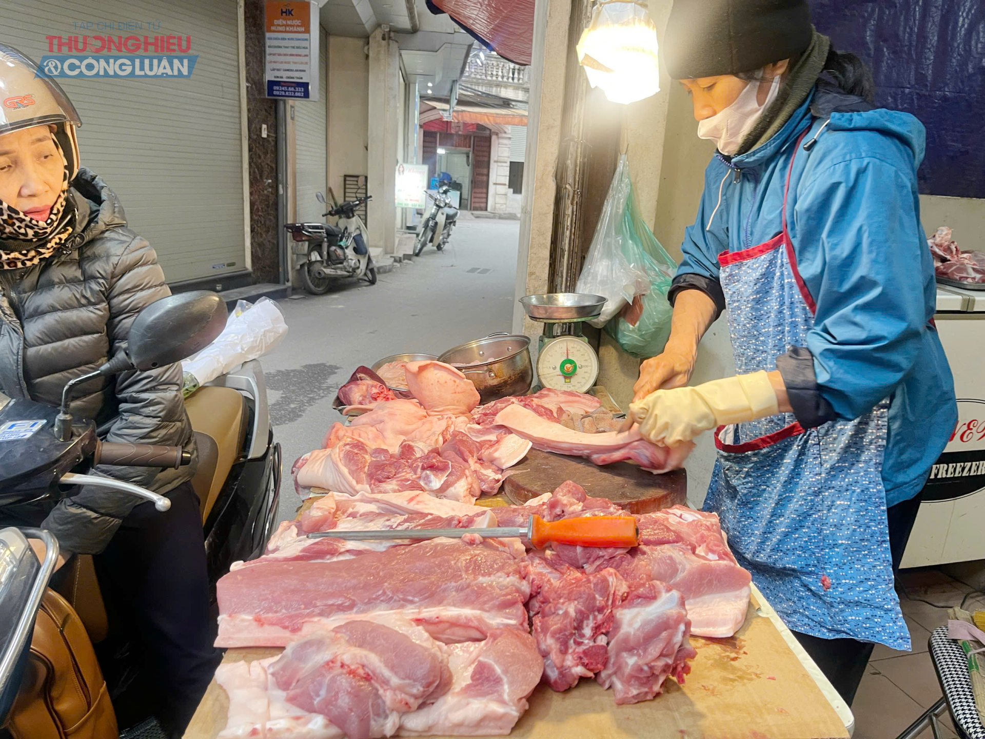 Theo nhận định của các cơ quan chuyên môn, giá lợn tăng cao chỉ diễn ra trong khoảng thời gian ngắn, bởi nguồn cung sẽ sớm được bổ sung và giá dần bình ổn trở lại. Tuy nhiên, trong bối cảnh hiện nay, cả người bán và mua nên có những điều chỉnh cho phù hợp. Theo nhận định của các cơ quan chuyên môn, giá lợn tăng cao chỉ diễn ra trong khoảng thời gian ngắn, bởi nguồn cung sẽ sớm được bổ sung và giá dần bình ổn trở lại. Tuy nhiên, trong bối cảnh hiện nay, cả người bán và mua nên có những điều chỉnh cho phù hợp.
