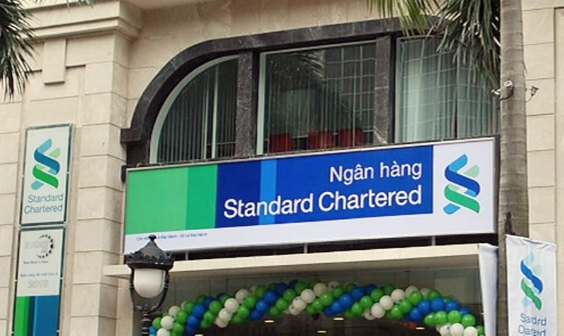 Standard Chartered Việt Nam vừa bất ngờ điều chỉnh tăng lãi suất huy động ở các kỳ hạn từ 1-9 tháng và giảm lãi suất kỳ hạn từ 12-36 tháng. (Ảnh minh họa) Standard Chartered Việt Nam vừa bất ngờ điều chỉnh tăng lãi suất huy động ở các kỳ hạn từ 1-9 tháng và giảm lãi suất kỳ hạn từ 12-36 tháng. (Ảnh minh họa)