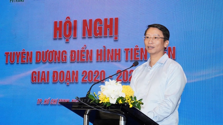 Ông Trần Hồng Nam - Thành viên HĐTV Petrovietnam đánh giá cao những nỗ lực và đổi mới của PVTrans trong công tác thi đua, khen thưởng