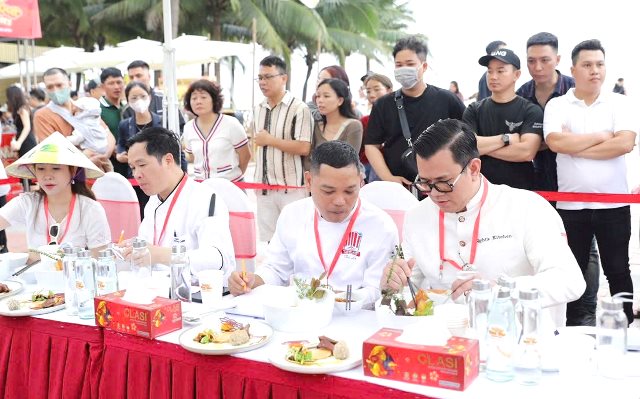Cuộc thi Đầu bếp Đà Nẵng Food Tour 2025 diễn ra sôi động, thu hút 25 đội thi đến từ các khách sạn, nhà hàng và cơ sở đào tạo ngành ẩm thực trên địa bàn thành phố.