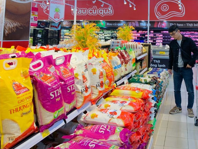 Giá gạo tại một số siêu thị ở Hà Nội đang được điều chỉnh giảm nhẹ Giá gạo tại một số siêu thị ở Hà Nội đang được điều chỉnh giảm nhẹ