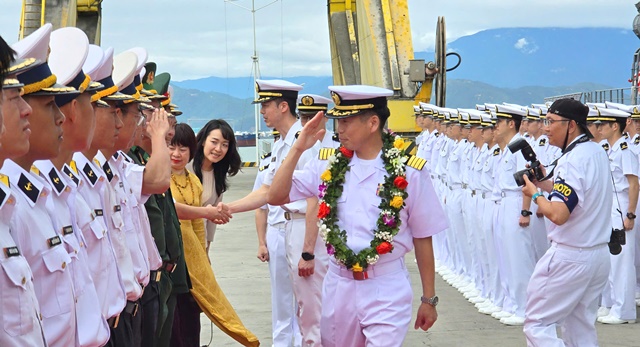 Thủy thủ đoàn của tàu huấn luyện Suzunami sẽ có nhiều hoạt động xã giao trong chuyến thăm TP Đà Nẵng.