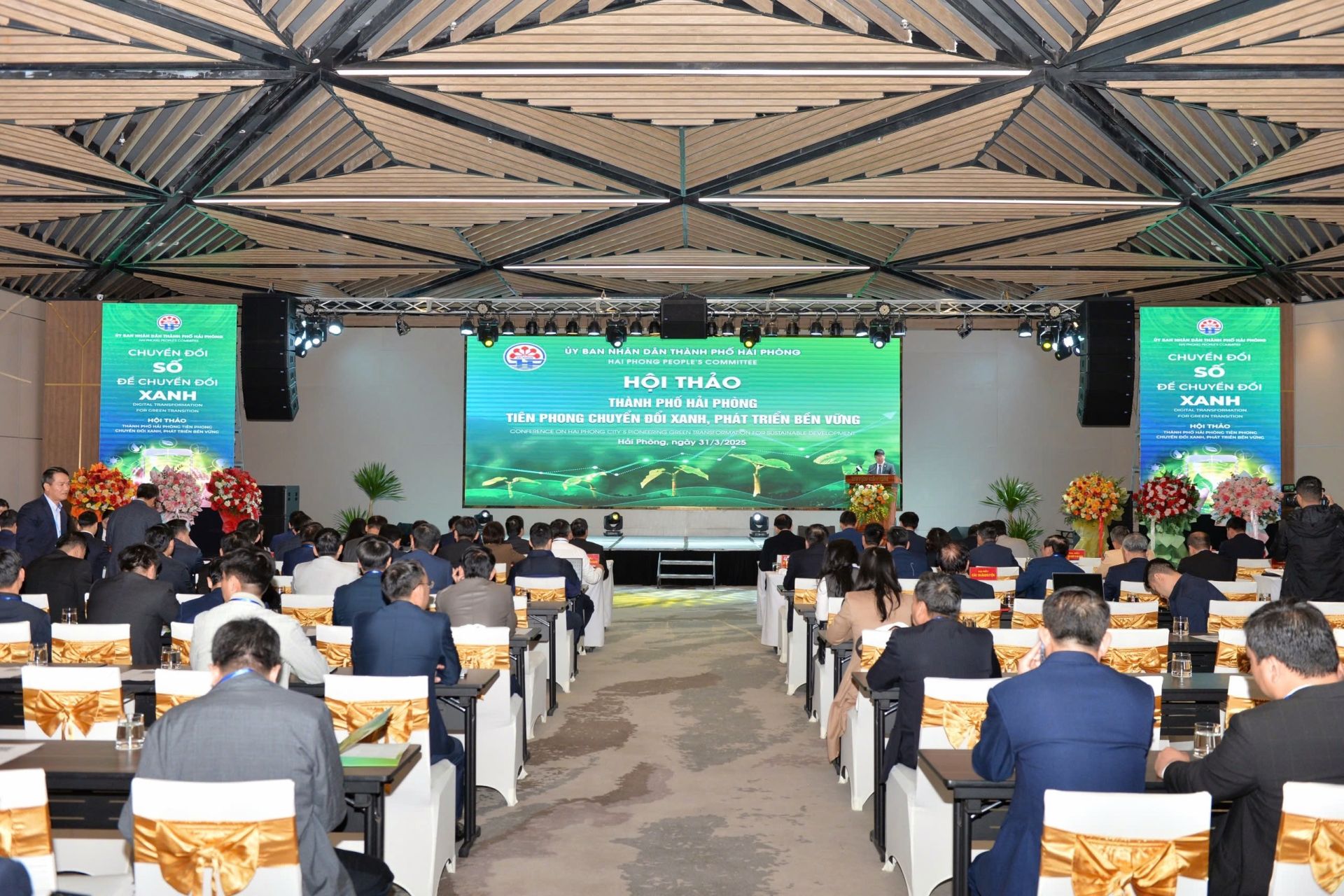 Toàn cảnh hội thảo