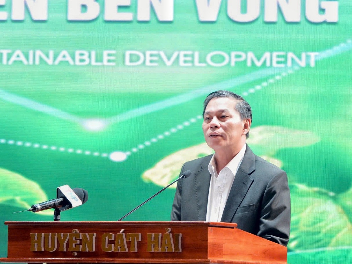 Chủ tịch UBND thành phố Nguyễn Văn Tùng phát biểu kết luận Hội thảo.