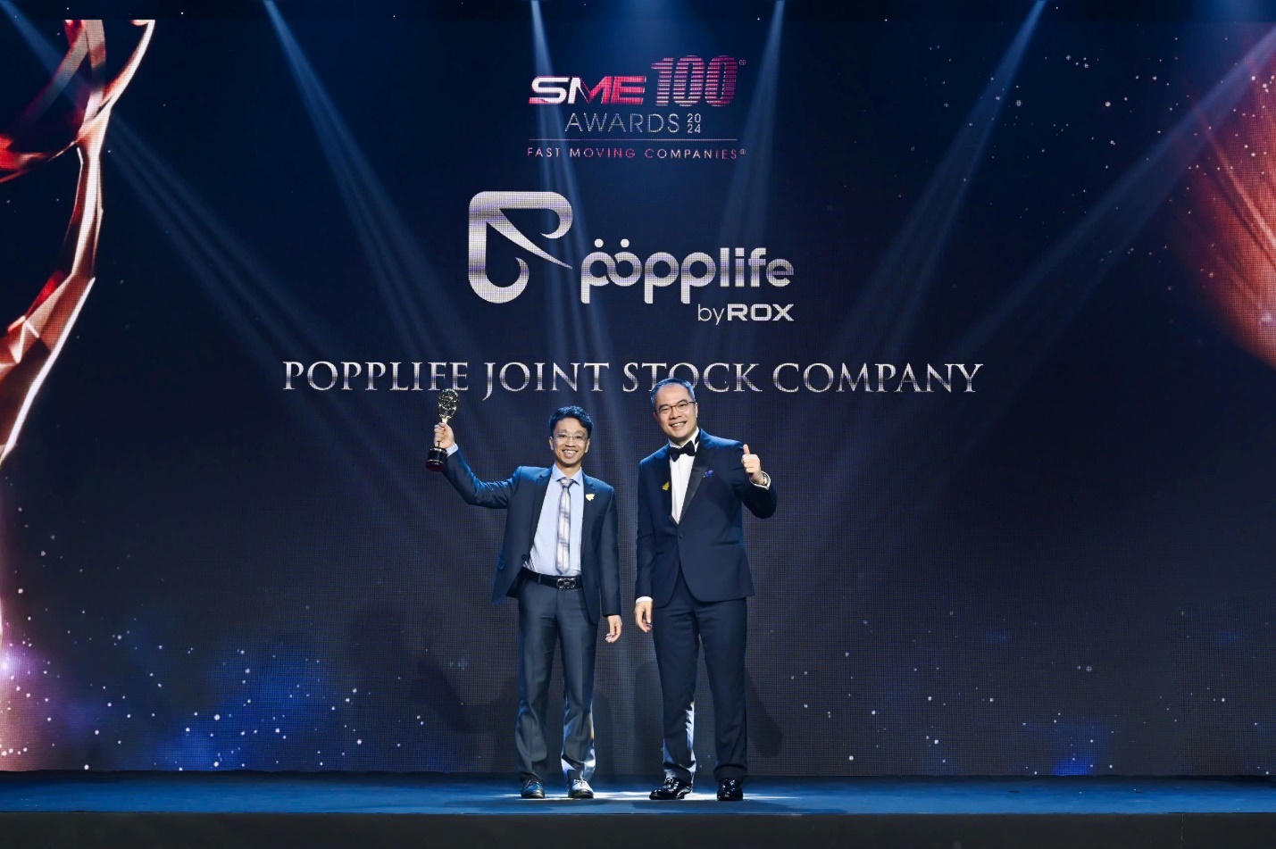 Đại diện Popplife nhận giải SME100 châu Á 2024