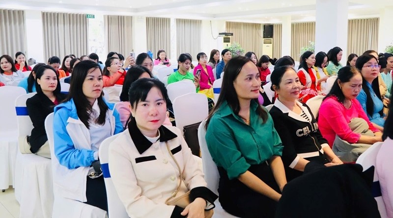 Các đại biểu tham dự diễn đàn Các đại biểu tham dự diễn đàn