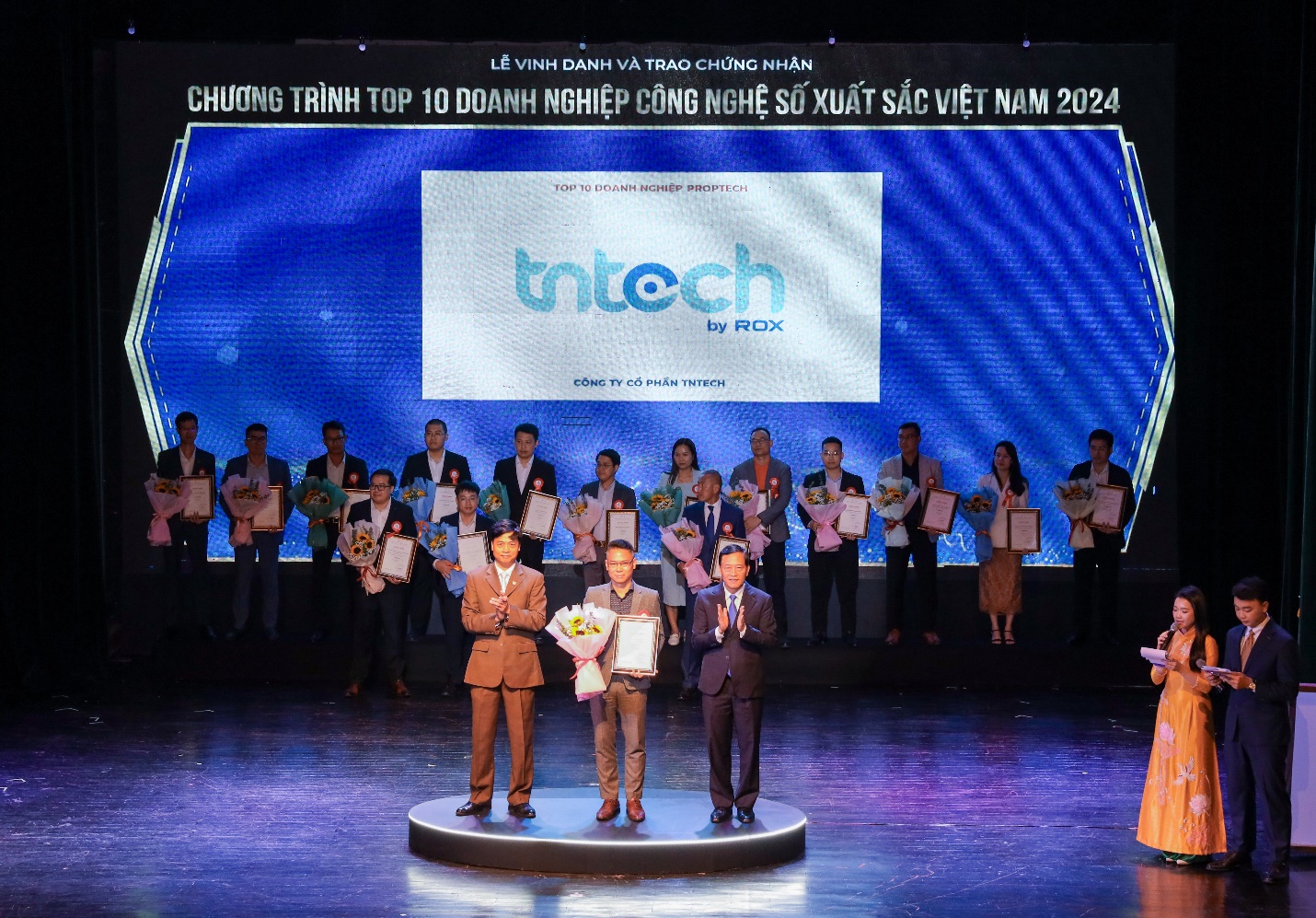 TNTech được VINASA vinh danh ở hạng mục Top 10 Doanh nghiệp PropTech TNTech được VINASA vinh danh ở hạng mục Top 10 Doanh nghiệp PropTech