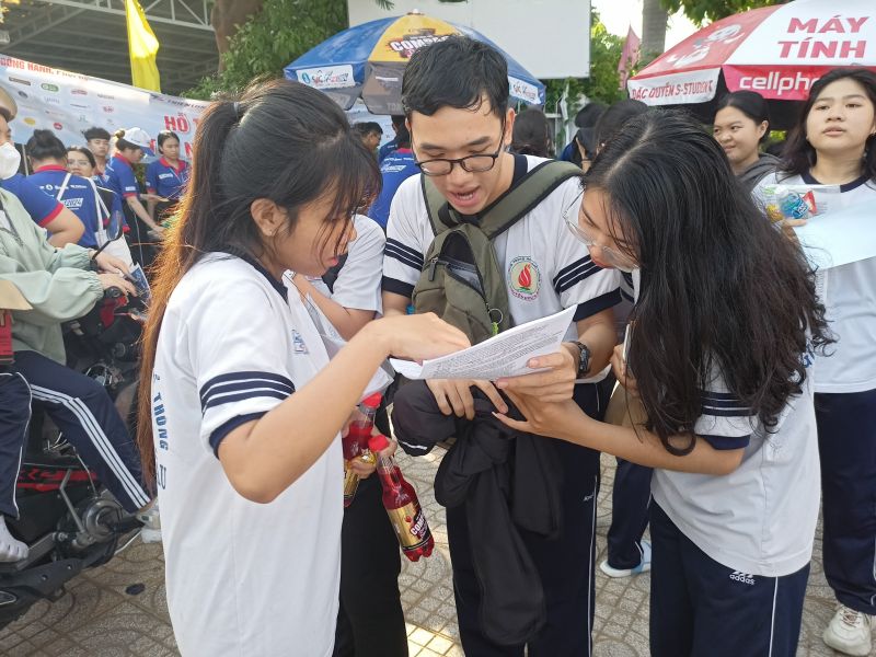 TP. Hồ Chí Minh tuyển 80% học sinh tốt nghiệp THCS vào lớp 10 công lập TP. Hồ Chí Minh tuyển 80% học sinh tốt nghiệp THCS vào lớp 10 công lập