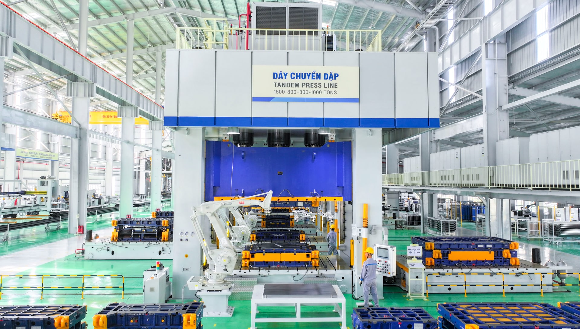 Dây chuyền dập liên hợp tại Nhà máy Sản xuất Linh kiện khung thân vỏ ô tô