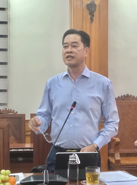 Ông Nguyễn Thành Hải trả lời câu hỏi của các nhà báo. Ảnh: VH