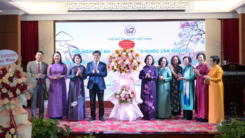 UBND Thành phố Huế chúc mừng hội nghị UBND Thành phố Huế chúc mừng hội nghị