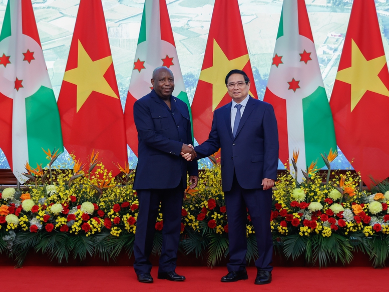 Thủ tướng Phạm Minh Chính và Tổng thống Burundi Évariste Ndayishimiye - Ảnh: VGP/Nhật Bắc Thủ tướng Phạm Minh Chính và Tổng thống Burundi Évariste Ndayishimiye - Ảnh: VGP/Nhật Bắc