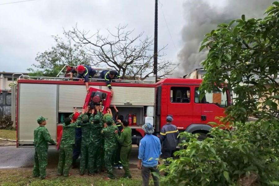 Quảng Trị: Cháy lớn tại một nhà máy chế biến thủy sản