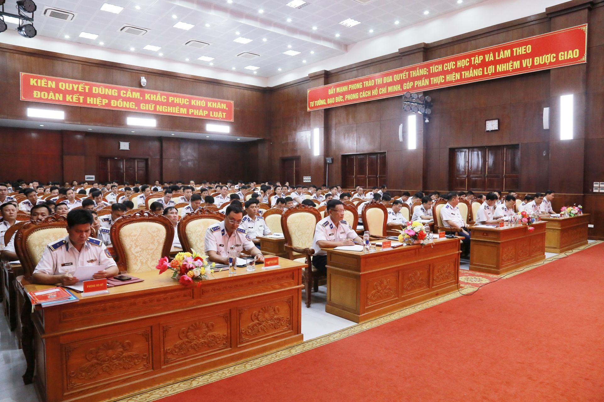 Các đại biểu dự Hội nghị