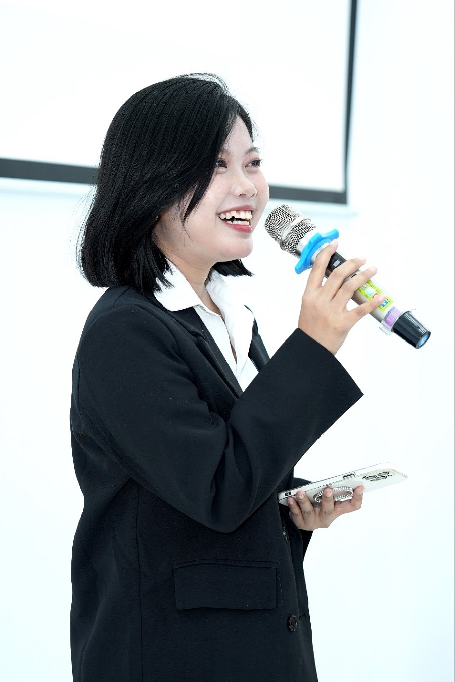 Bạn Nguyễn Hoàng Phương Trinh - Sinh viên Trường Đại học Khoa học Tự nhiên TP. HCM - Đại sứ Đại học STEMherVN 2024