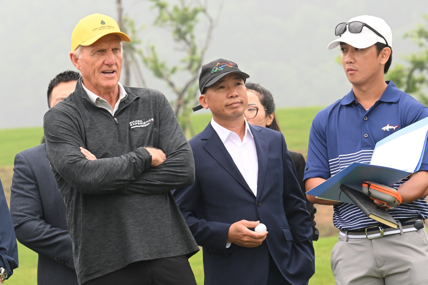 Huyền thoại Greg Norman khảo sát thực tế dự án Văn Lang Empire T&T Golf Club