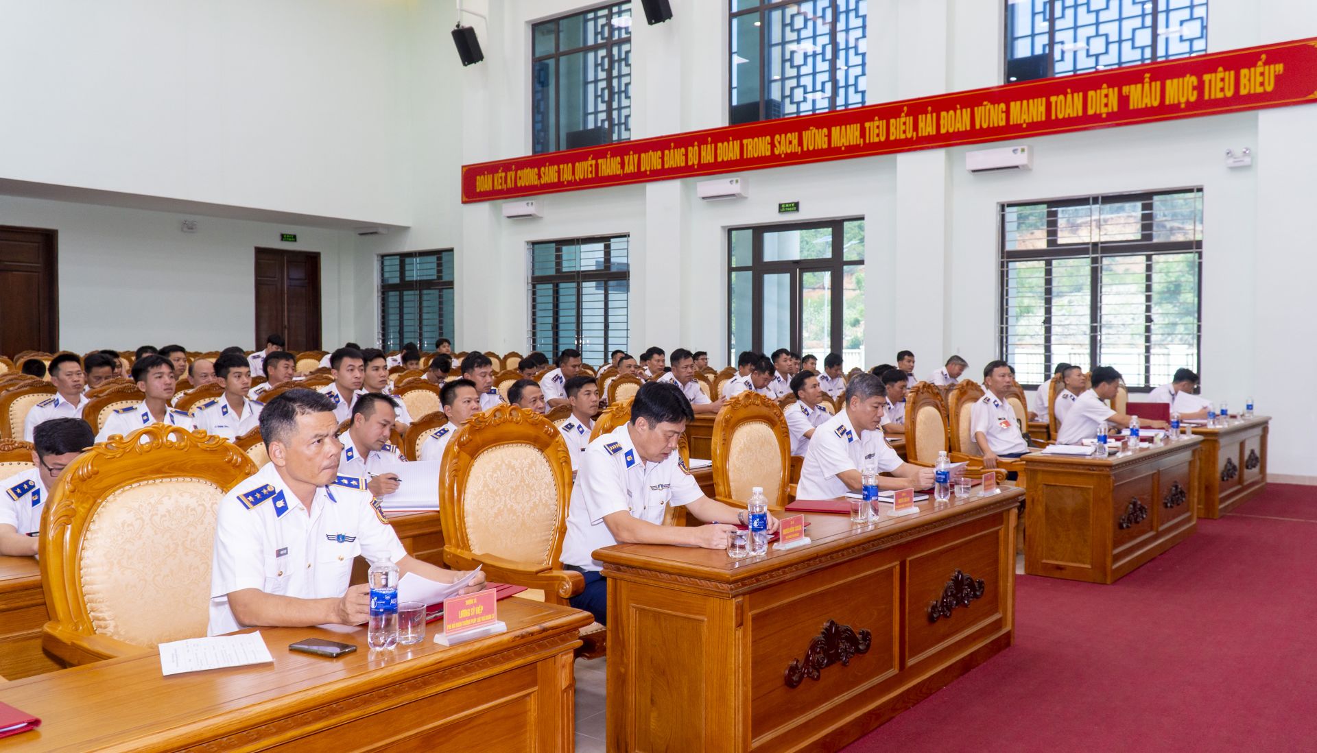 Các đại biểu, thí sinh tham dự chương trình khai mạc. Các đại biểu, thí sinh tham dự chương trình khai mạc.