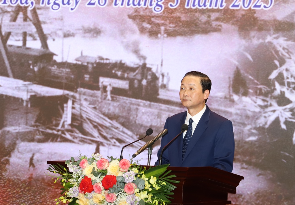 Ông Đỗ Minh Tuấn, Phó Bí thư Tỉnh ủy, Chủ tịch UBND tỉnh phát biểu tại chương trình gặp gỡ. Ông Đỗ Minh Tuấn, Phó Bí thư Tỉnh ủy, Chủ tịch UBND tỉnh phát biểu tại chương trình gặp gỡ.