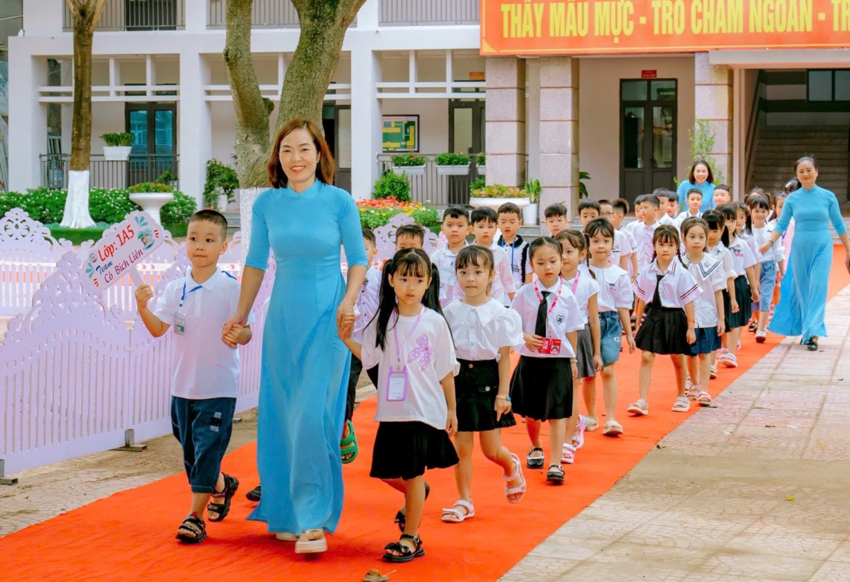 Bộ GD&ĐT đề xuất bổ sung 8.200 tỷ đồng để miễn học phí cho học sinh cả nước. (Ảnh minh họa).