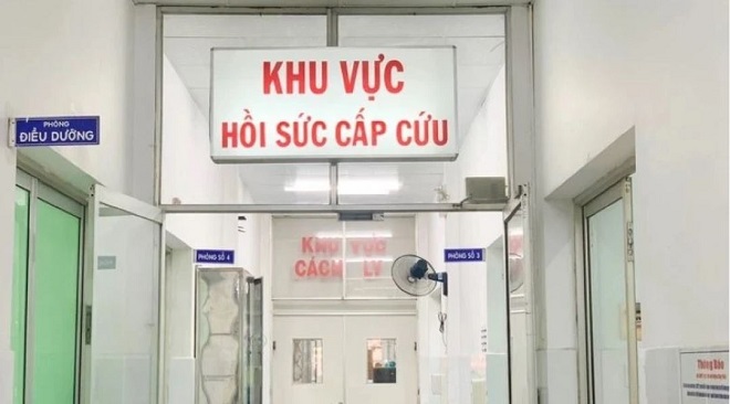 Các bệnh nhân bị ngộ độc rượu đang cấp cứu, điều trị tại Bệnh viện Chợ Rẫy. (Ảnh: Bệnh viện cung cấp)