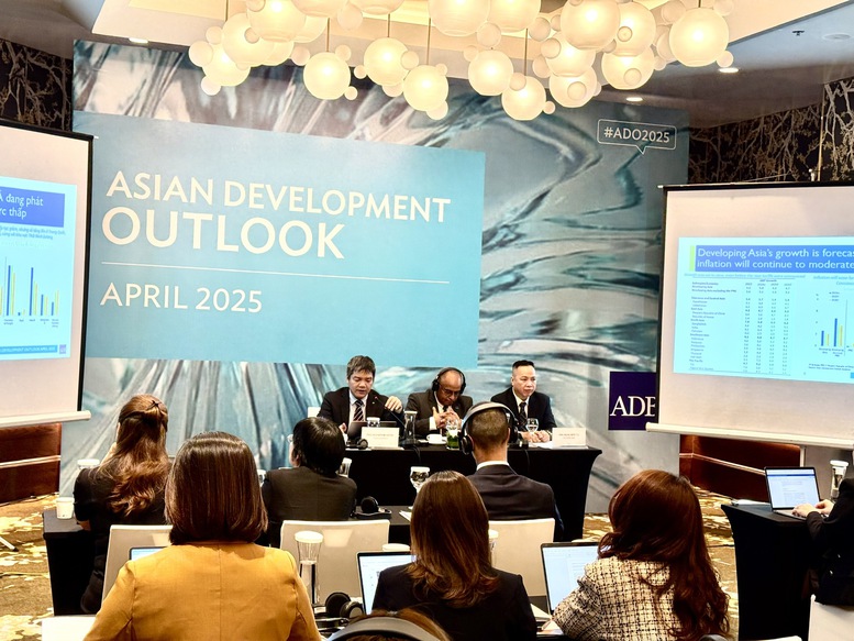 Họp báo của Ngân hàng Phát triển châu Á (ADB) công bố báo cáo với tiêu đề báo cáo Triển vọng Phát triển châu Á - Ảnh: VGP/HT