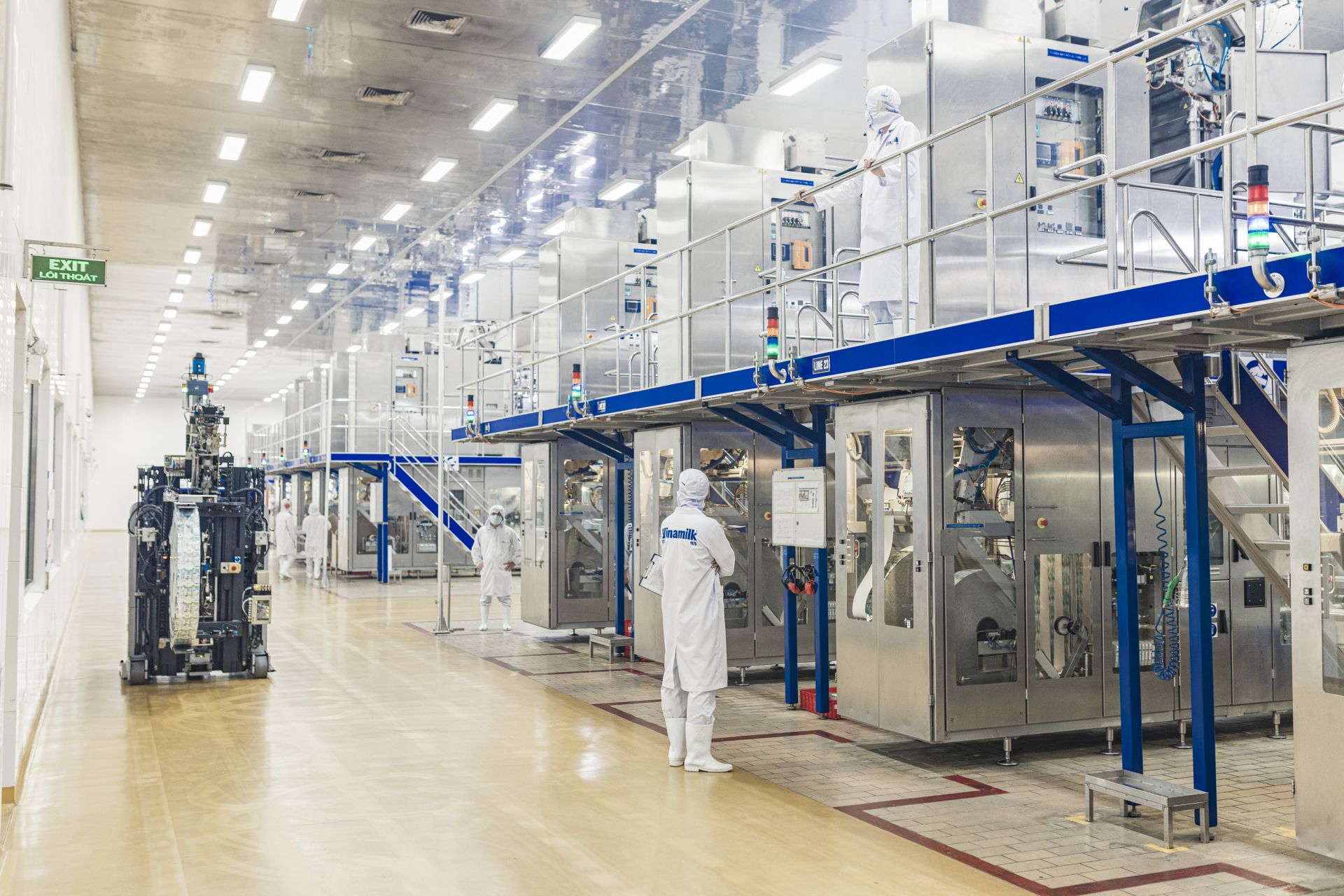 Vinamilk sở hữu 16 nhà máy sữa trong và ngoài nước, đáp ứng các tiêu chuẩn cao nhất thế giới về chất lượng trong sản xuất thực phẩm.