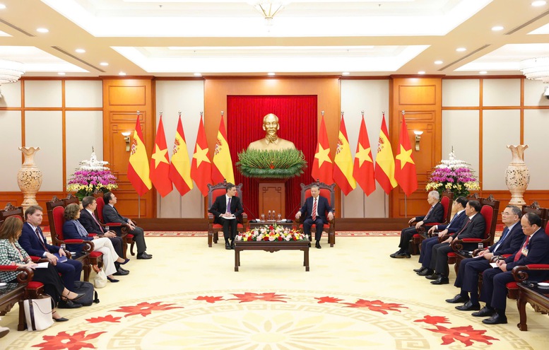 Thủ tướng Tây Ban Nha khẳng định Tây Ban Nha sẽ vận động các nước EU sớm phê chuẩn Hiệp định Bảo hộ đầu tư Việt Nam - EU (EVIPA); đề nghị Việt Nam cử đoàn sang Tây Ban Nha để trao đổi và học hỏi kinh nghiệm nhằm vận động EC sớm gỡ bỏ thẻ vàng “IUU” đối với hải sản Việt Nam - Ảnh: VGP/Nhật Bắc Thủ tướng Tây Ban Nha khẳng định Tây Ban Nha sẽ vận động các nước EU sớm phê chuẩn Hiệp định Bảo hộ đầu tư Việt Nam - EU (EVIPA); đề nghị Việt Nam cử đoàn sang Tây Ban Nha để trao đổi và học hỏi kinh nghiệm nhằm vận động EC sớm gỡ bỏ thẻ vàng “IUU” đối với hải sản Việt Nam - Ảnh: VGP/Nhật Bắc