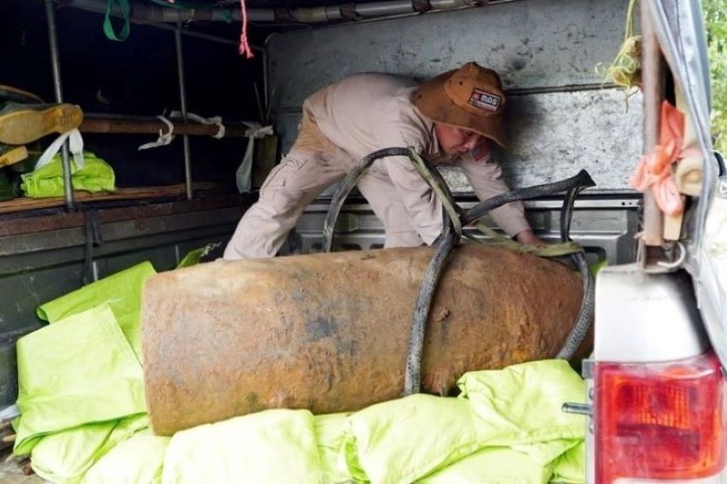 Quả bom đã được xử lý an toàn và vận chuyển về kho hủy nổ tập trung.