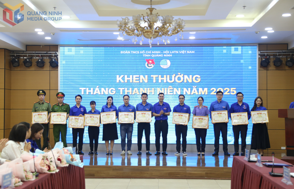 Nhiều tập thể và cá nhân có thành tích xuất sắc trong tháng Thanh niên 2025 được khen thưởng.