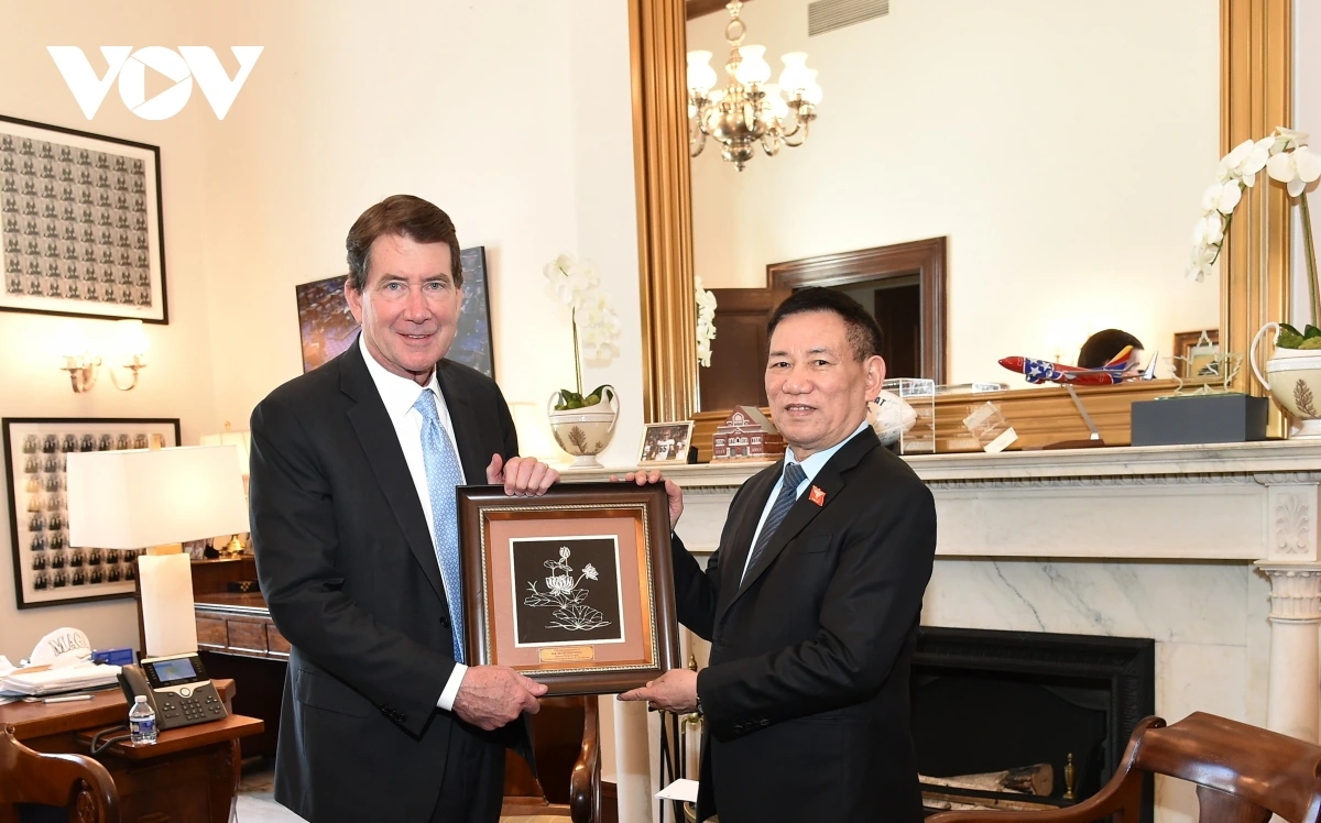 Phó Thủ tướng Hồ Đức Phớc và Thượng nghị sỹ Bill Hagerty (Đảng Cộng hòa – bang Tennesse)